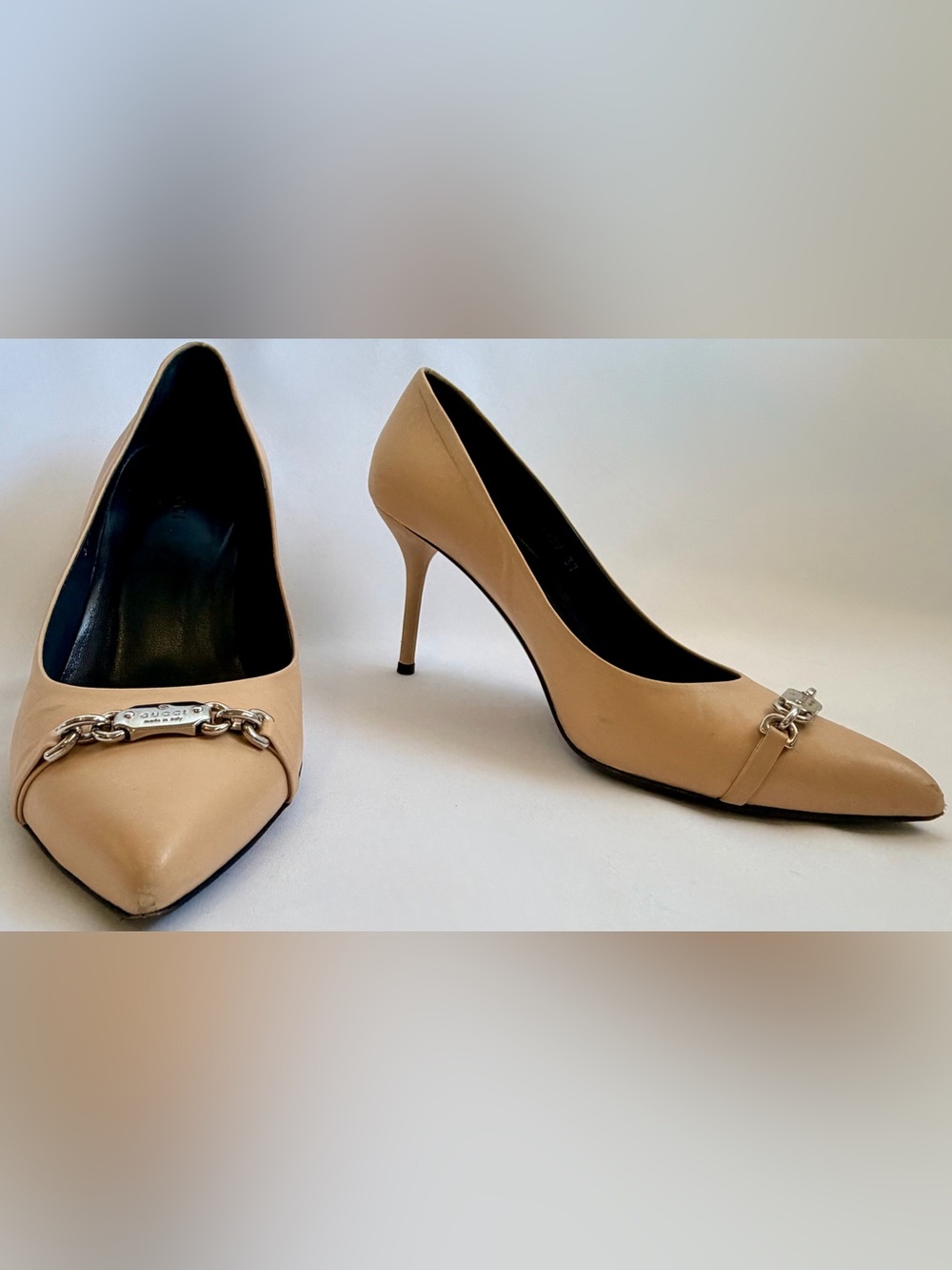 Gucci Molaita Nude Beige Leather Chain Logo Pointed Toe Stiletto Pump Heels 37
